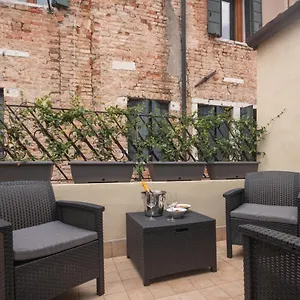 Sant'aponal Cozy With Balcony R&r , Venecia Italia